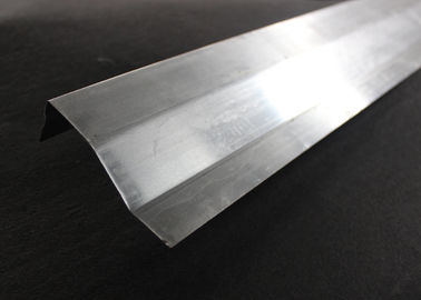 Dekorasi Logam Suspended Aluminium Ceiling Waved berbentuk 0.7mm Untuk ubin langit-langit kantor