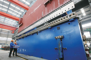 Mesin hidrolik Pipe Bending dengan 2 Set Sinkronisasi Bekerja Bersama CNC
